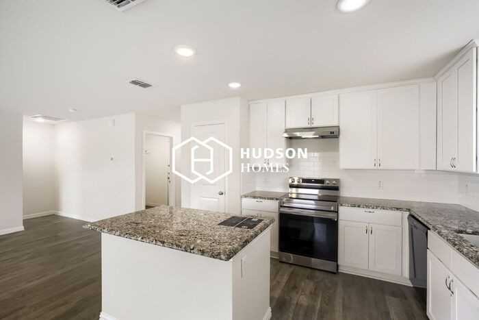 2402 Abigail Ln - Photo 6 of 14