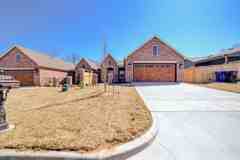 7724 S Chestnut Ave - Photo 1 of 1