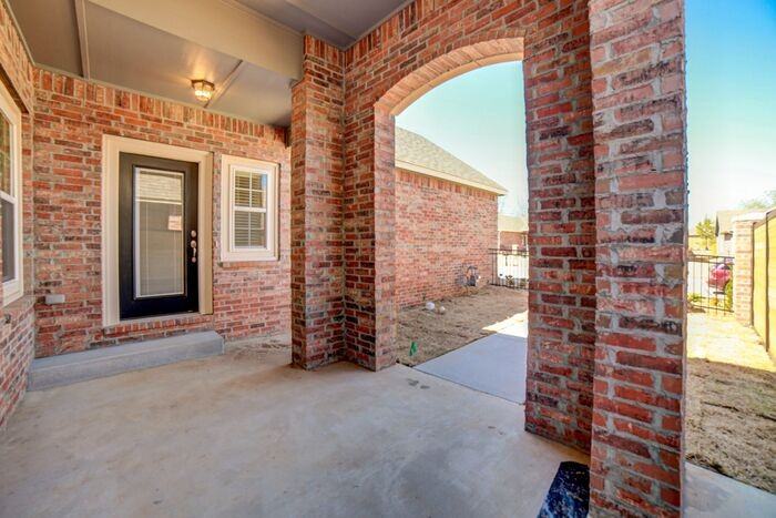 7724 S Chestnut Ave - Photo 4 of 30