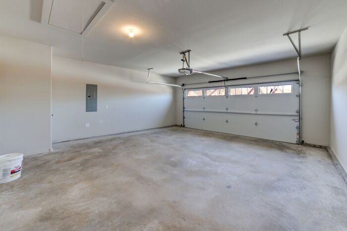 7724 S Chestnut Ave - Photo 5 of 30