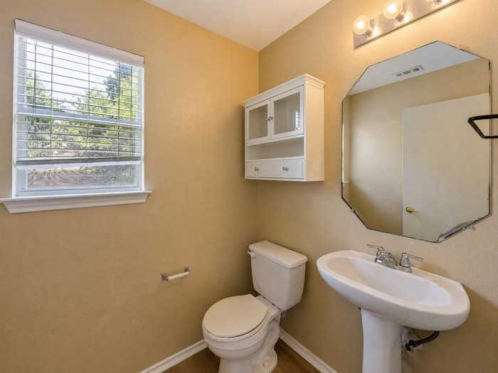 5509 Bentsen Ln - Photo 6 of 13