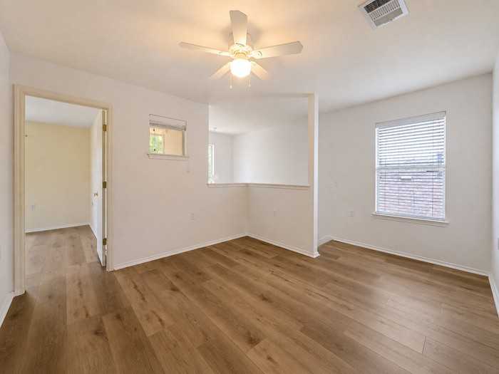 5509 Bentsen Ln - Photo 7 of 13