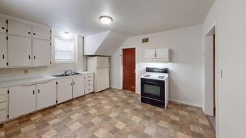 featured image of 214 N 16th St #B