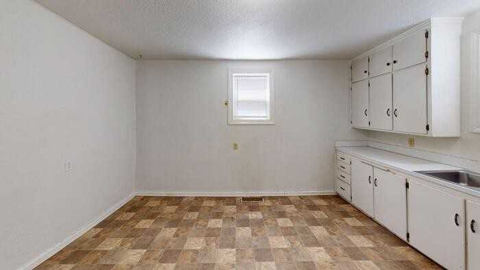 214 N 16th St #B - Photo 2 of 8