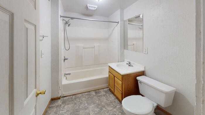 214 N 16th St #B - Photo 3 of 8