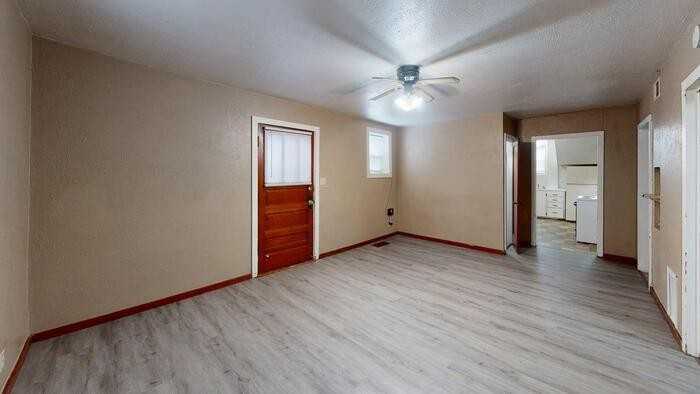 214 N 16th St #B - Photo 5 of 8