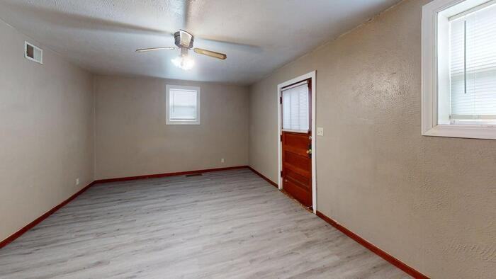 214 N 16th St #B - Photo 6 of 8