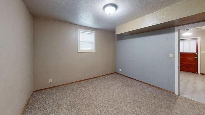 214 N 16th St #B - Photo 7 of 8