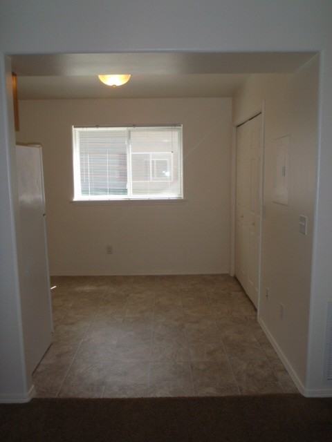 2343 S 3rd St W #D - Photo 4 of 14