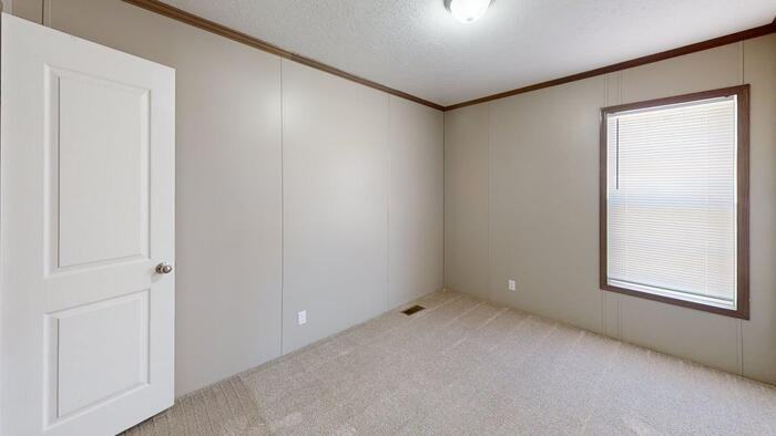 360 Continental Ave - Photo 6 of 14