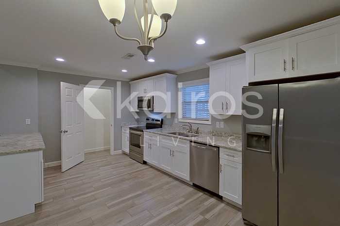162 Eastwood Ln - Photo 6 of 22