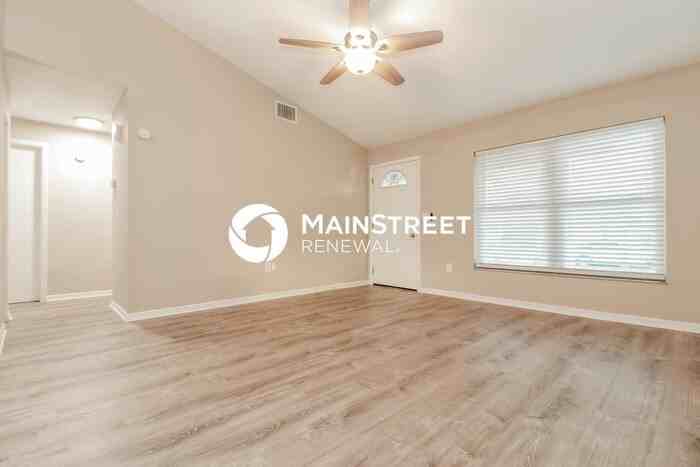 3527 Murrow St - Photo 2 of 16