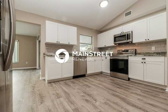 3527 Murrow St - Photo 3 of 16