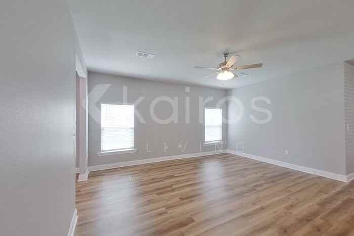 13772 Willowmore Dr - Photo 2 of 22