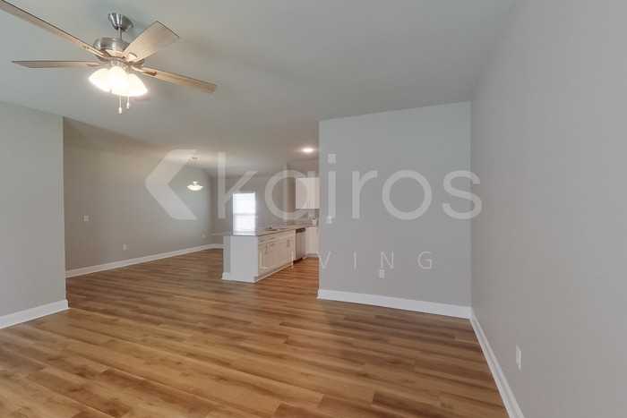 13772 Willowmore Dr - Photo 4 of 22