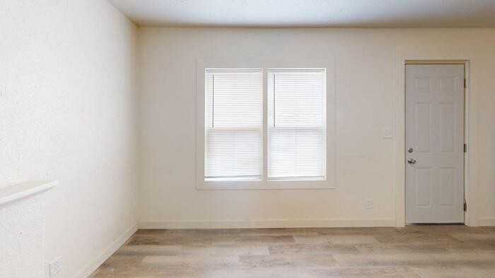906 N 9th St - Photo 6 of 6