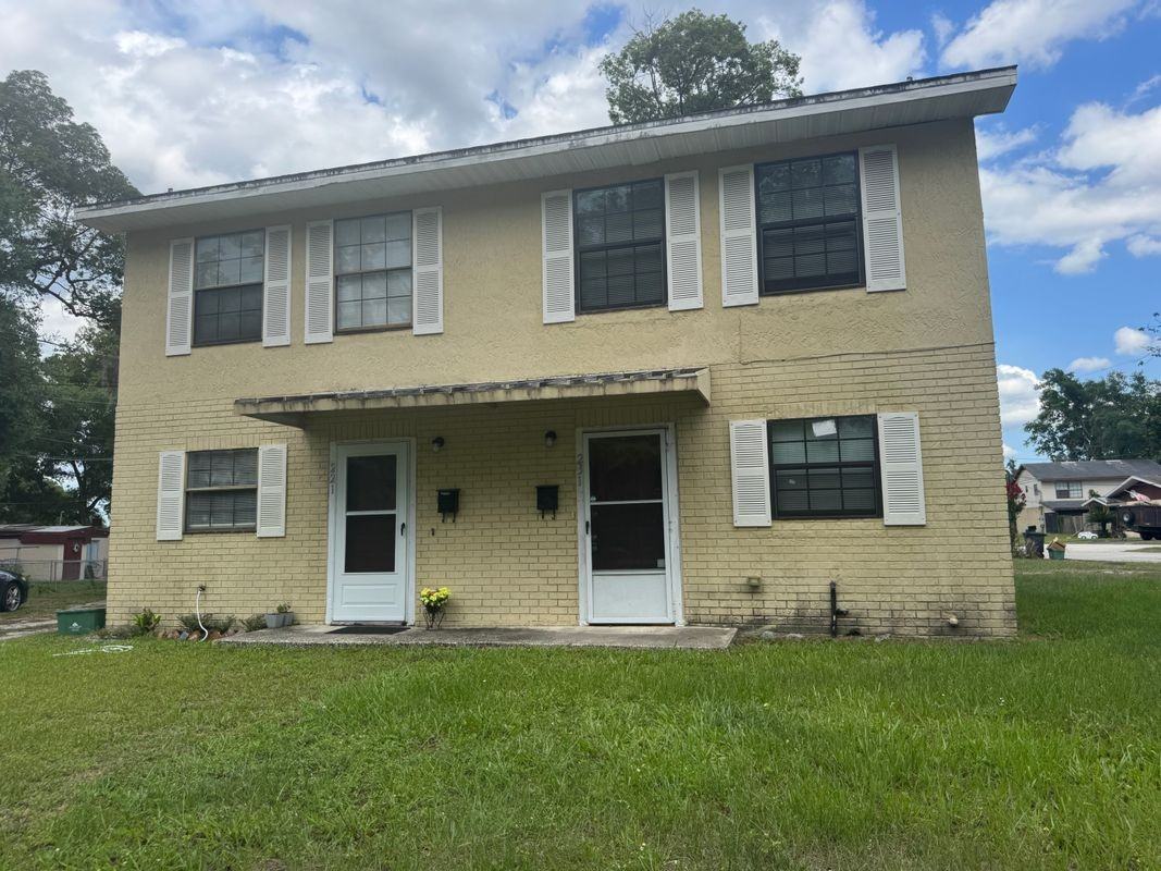221 S Cypress Way