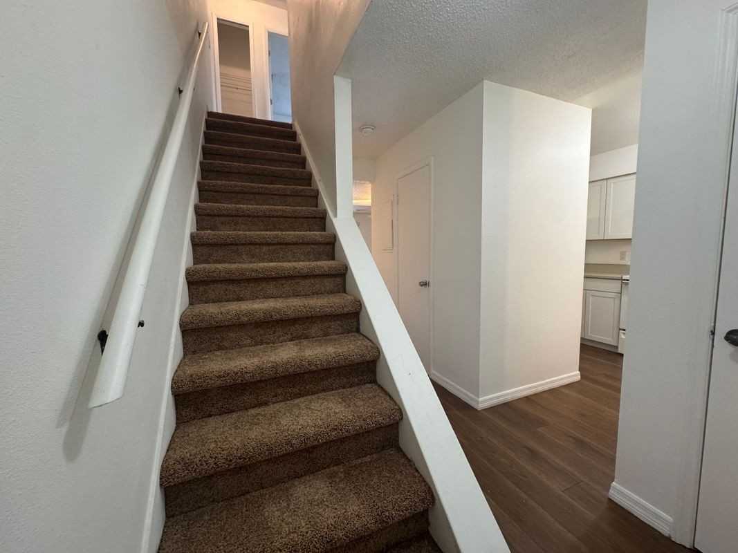 221 S Cypress Way - Photo 5 of 13