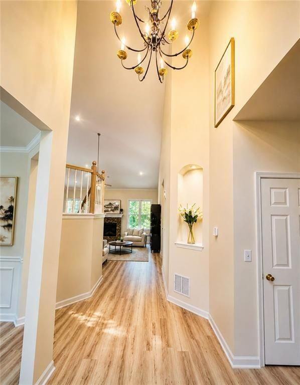 87 Towne Park Dr - Photo 2 of 8