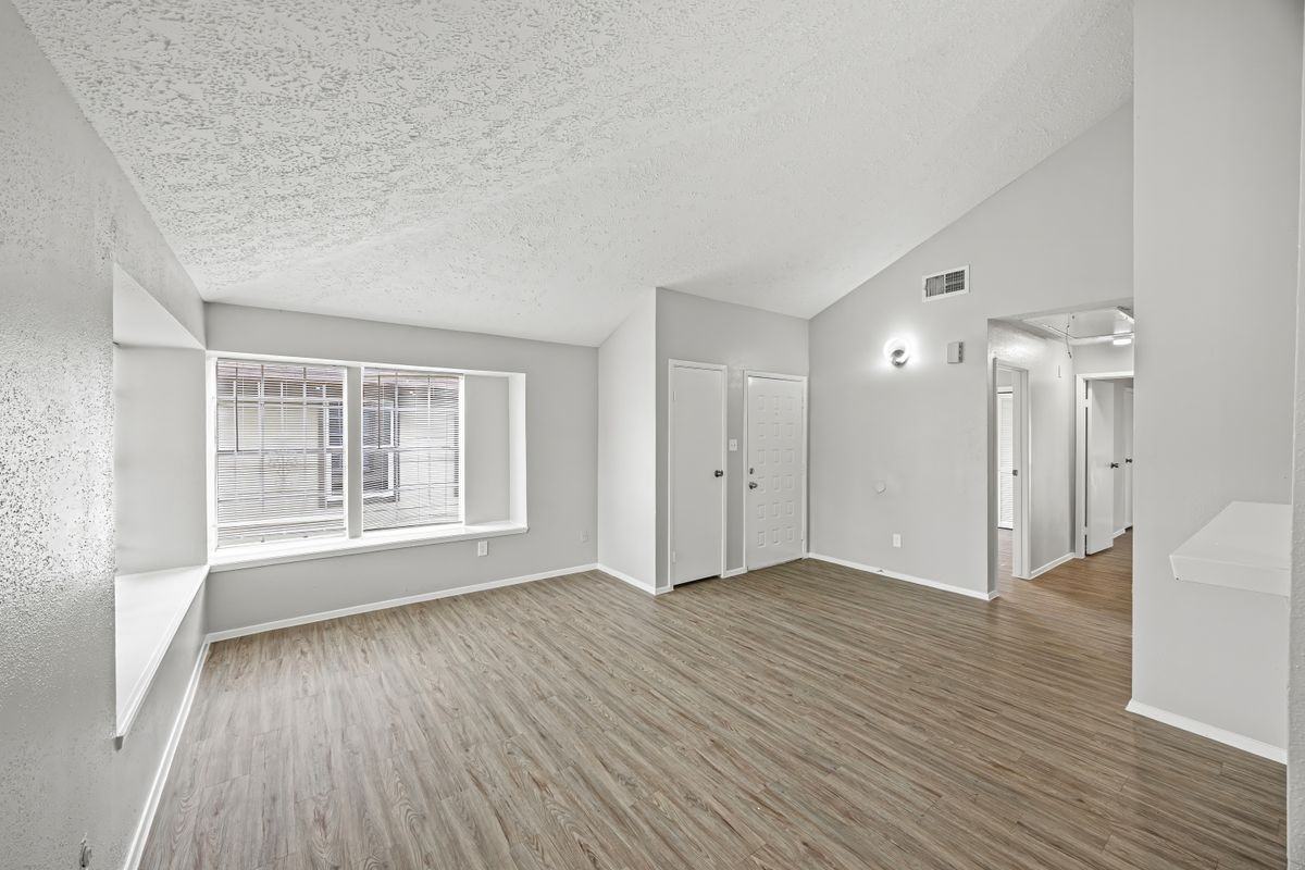 10066 Sharpton Dr - Photo 5 of 17