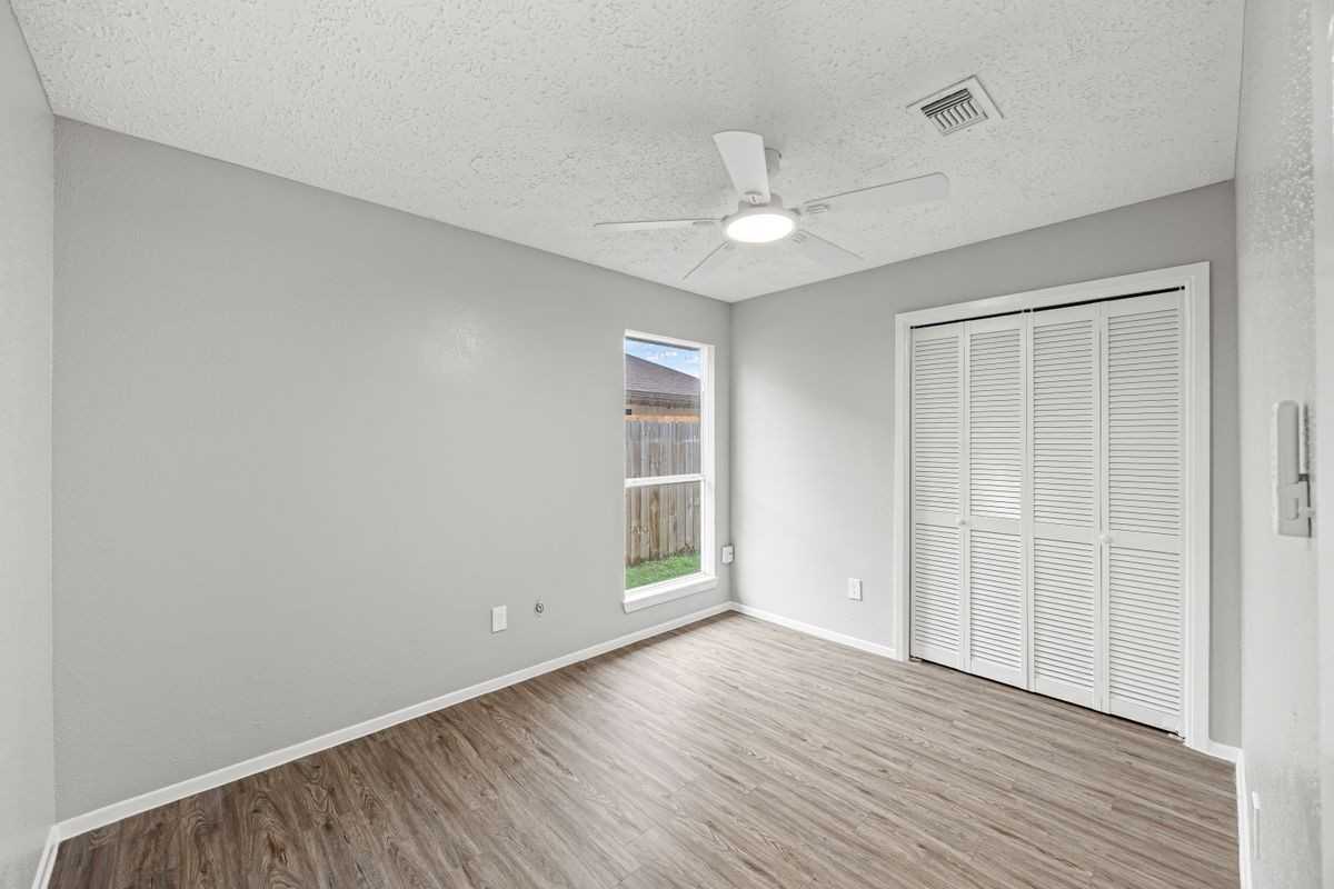 10066 Sharpton Dr - Photo 7 of 17