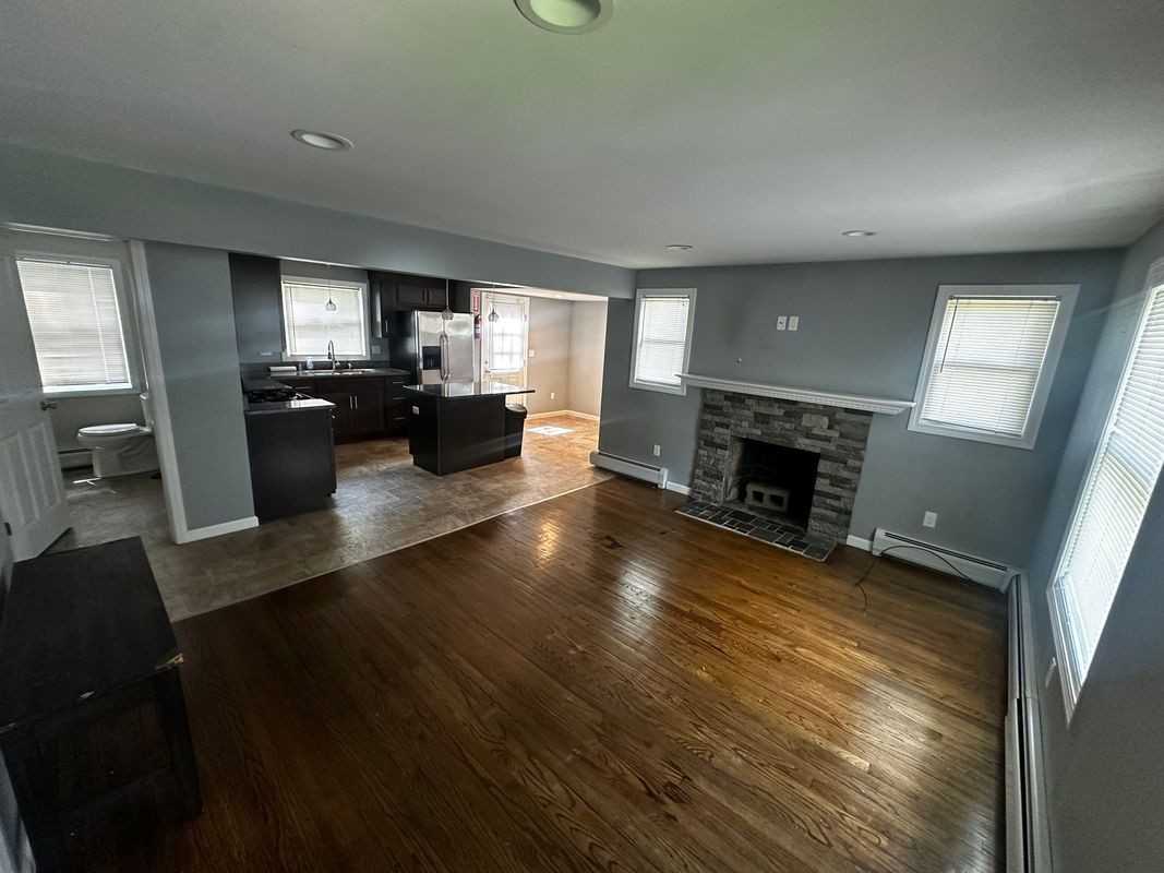 84 Ambrose St - Photo 2 of 10