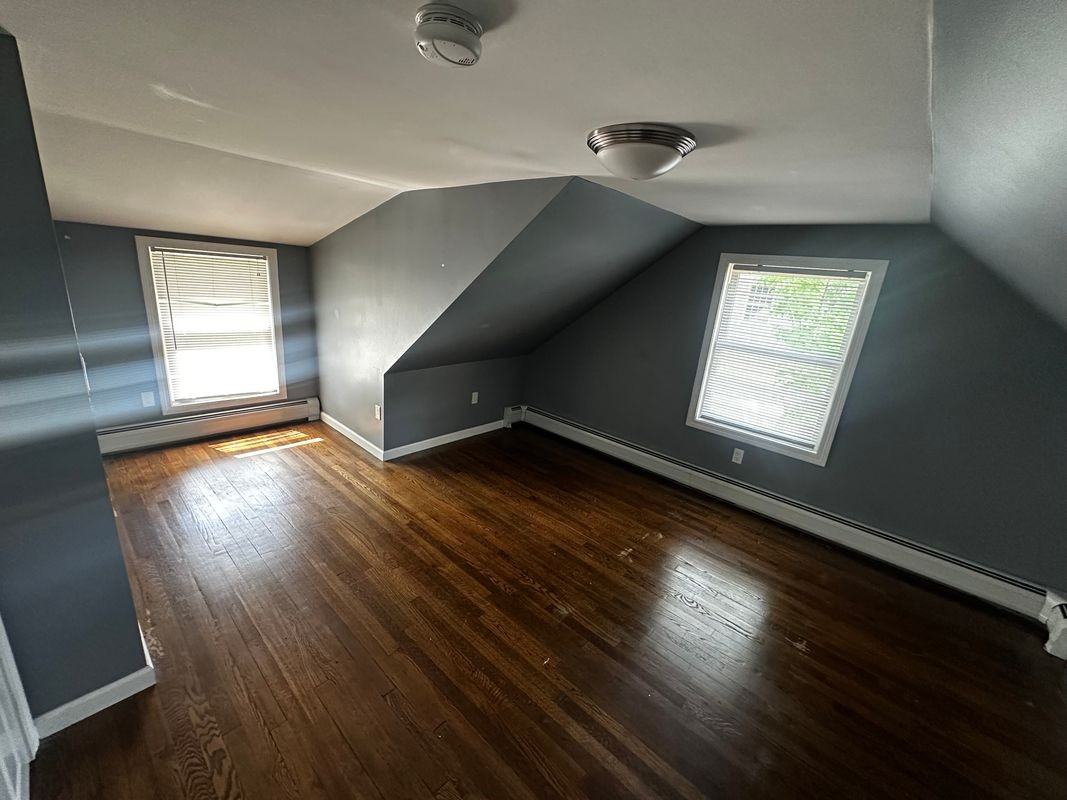 84 Ambrose St - Photo 6 of 10