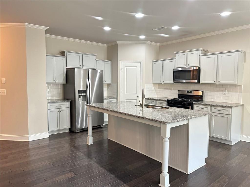 2045 Wheylon Dr - Photo 2 of 15