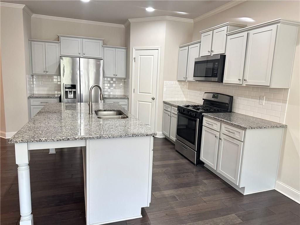 2045 Wheylon Dr - Photo 3 of 15