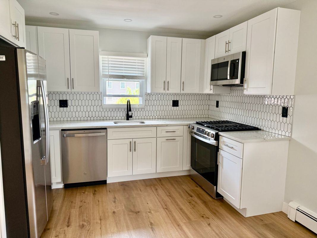 38 Cottage Pl - Photo 2 of 34
