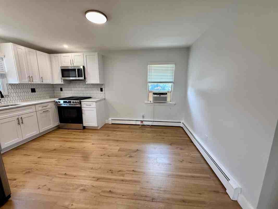 38 Cottage Pl - Photo 5 of 34