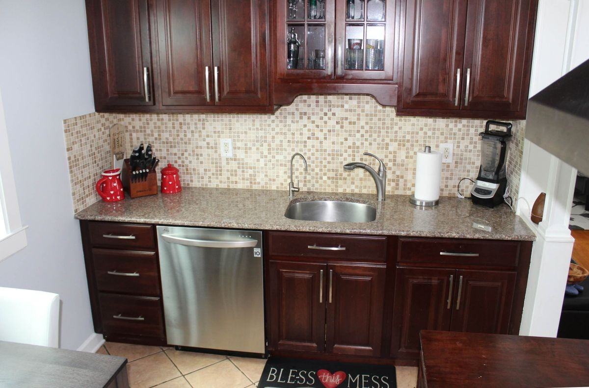 391 Semel Ave - Photo 4 of 17