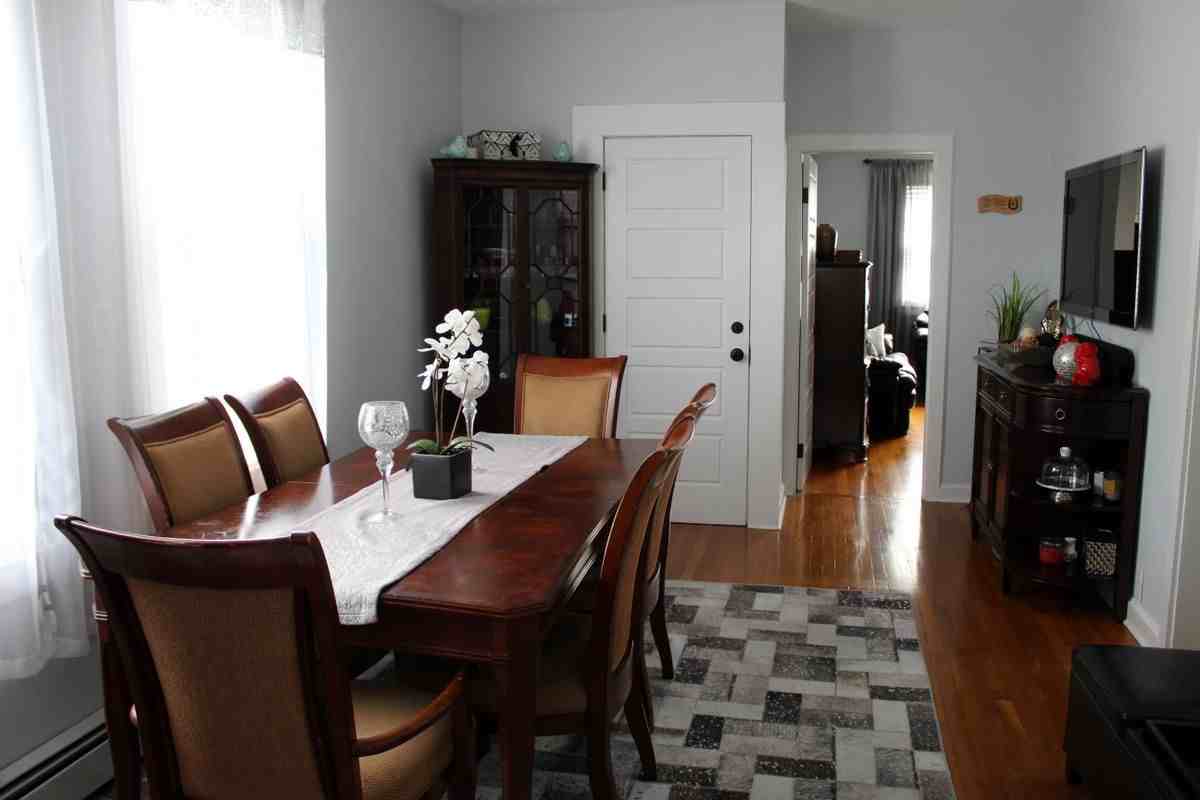 391 Semel Ave - Photo 6 of 17