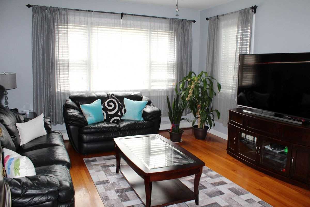 391 Semel Ave - Photo 7 of 17