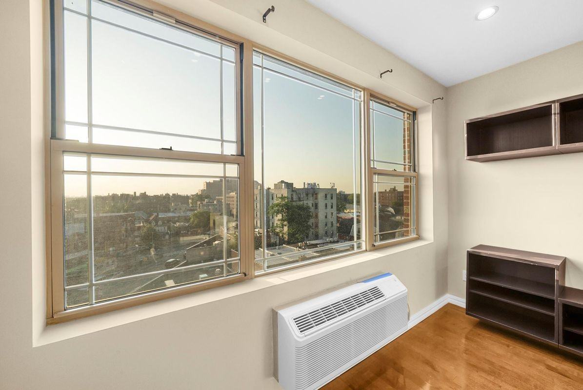 4040 75th St ##7d - Photo 4 of 25