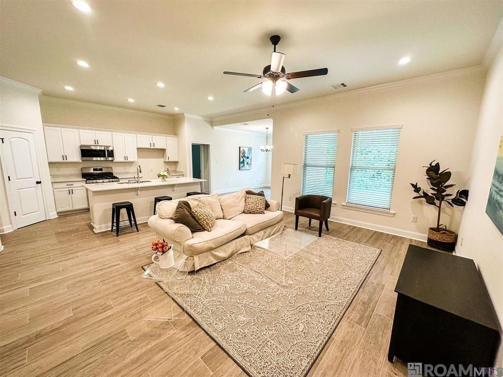 10904 Maitland Ave - Photo 2 of 15