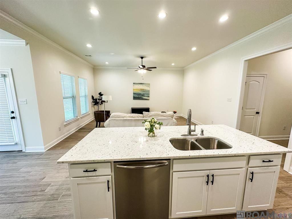 10904 Maitland Ave - Photo 5 of 15