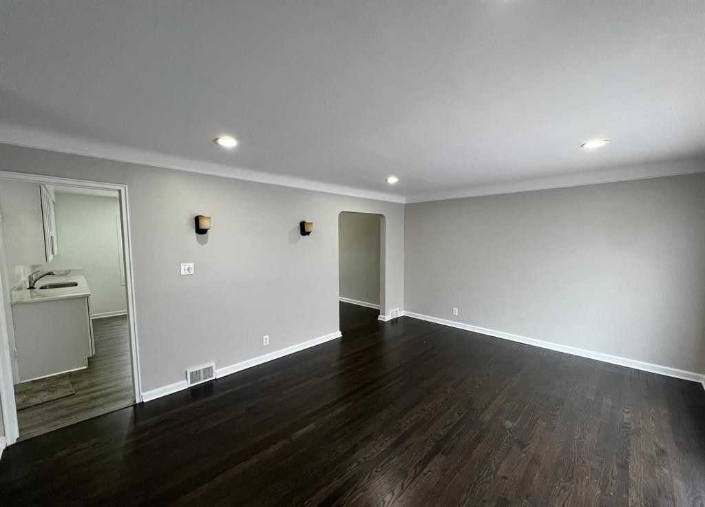 21534 Moross Rd - Photo 3 of 16