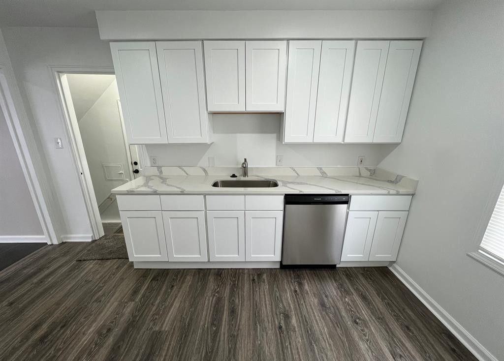 21534 Moross Rd - Photo 5 of 16