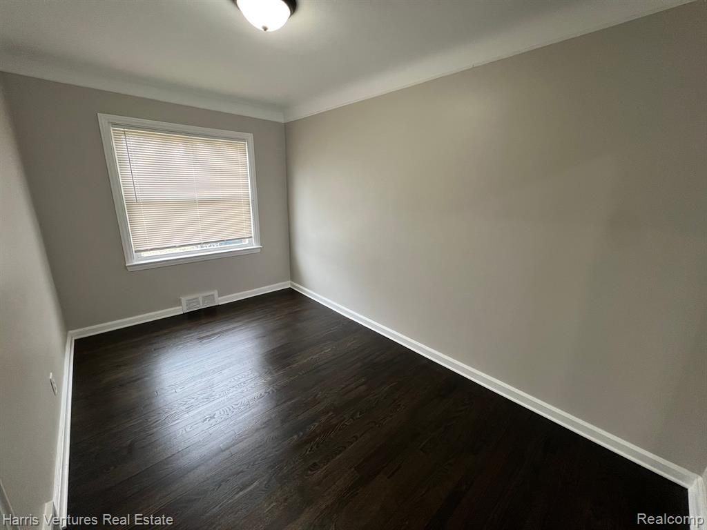 21534 Moross Rd - Photo 6 of 16