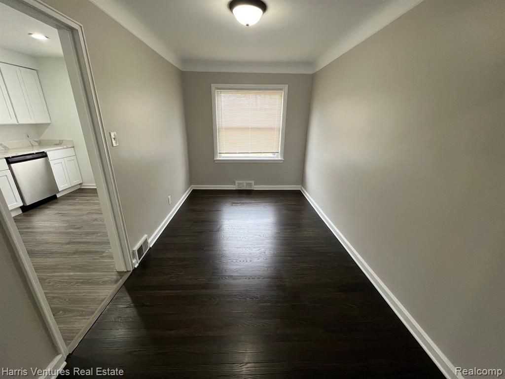 21534 Moross Rd - Photo 7 of 16