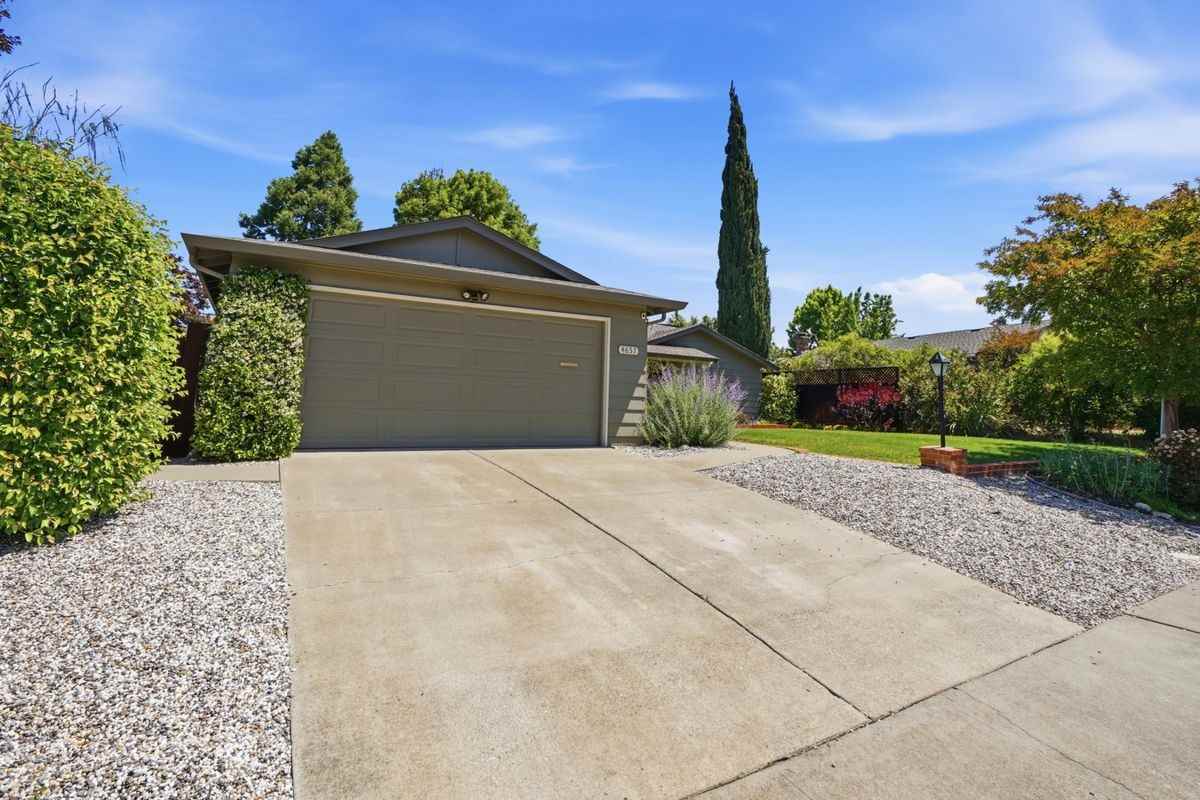 4657 Brenda Cir - Photo 3 of 49