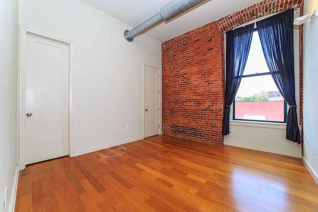 125 B St ##3a - Photo 3 of 10