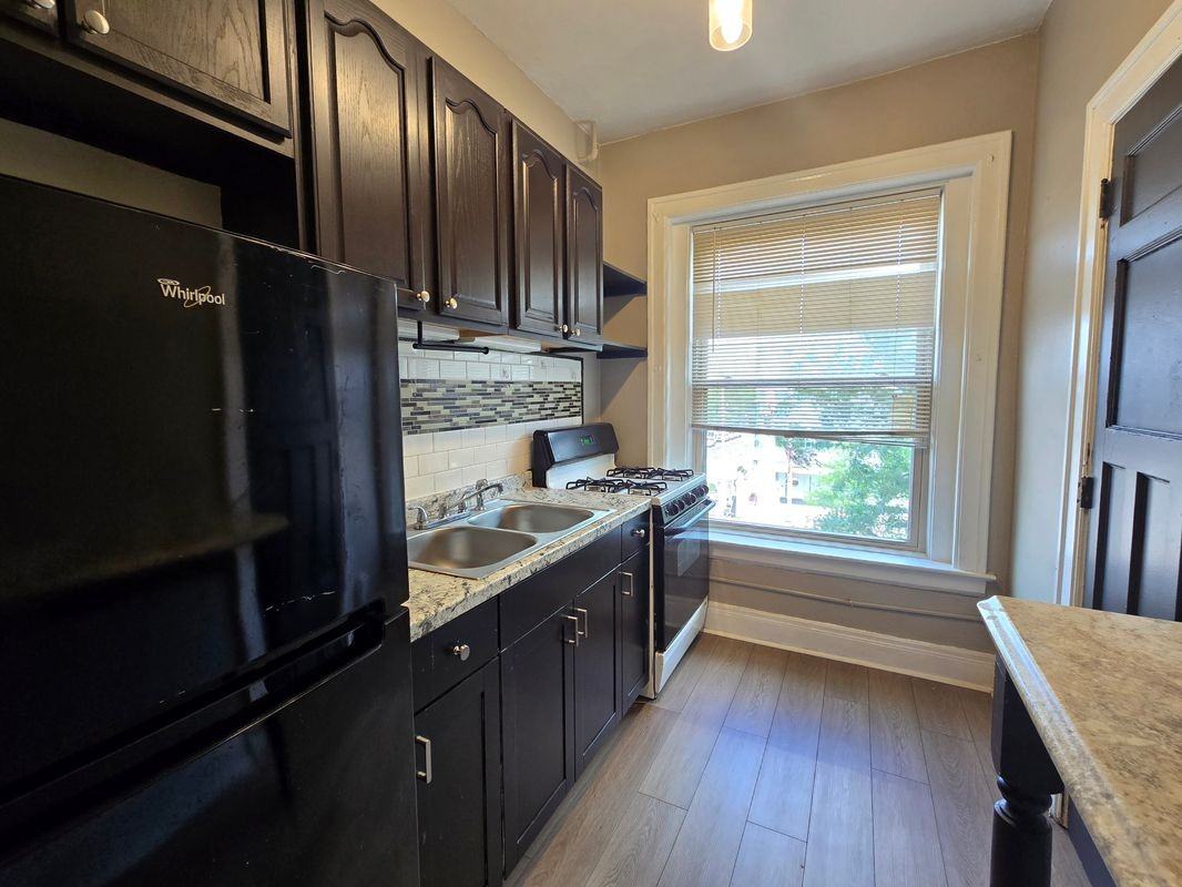 255 N Main St ##33 - Photo 3 of 6
