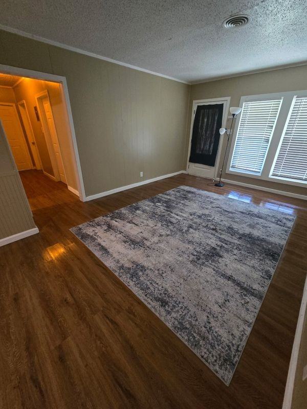 111 Bowie St - Photo 2 of 9