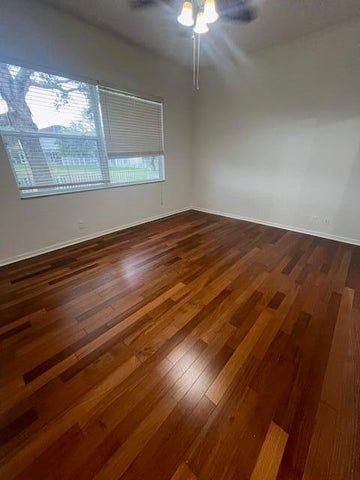 130 Newberry Ln - Photo 4 of 9