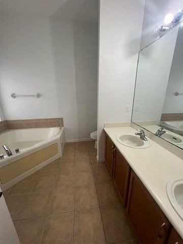 130 Newberry Ln - Photo 5 of 9