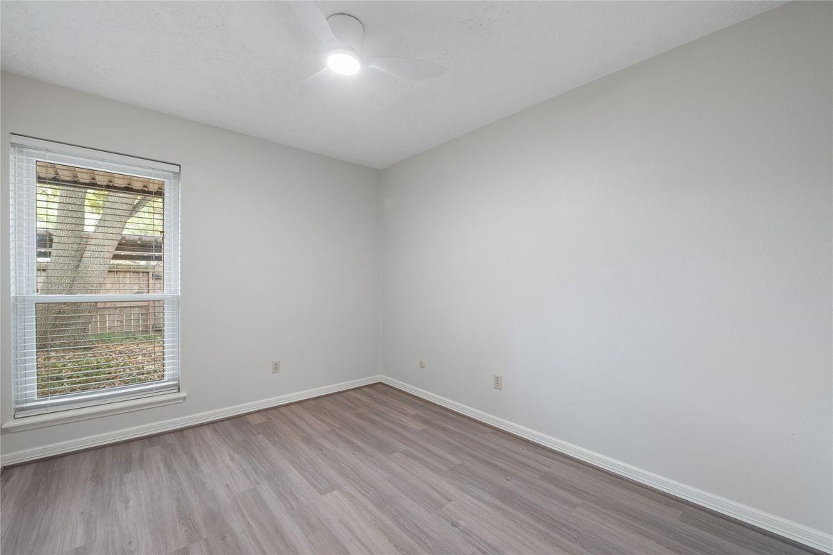 11805 Southlake Dr - Photo 7 of 27
