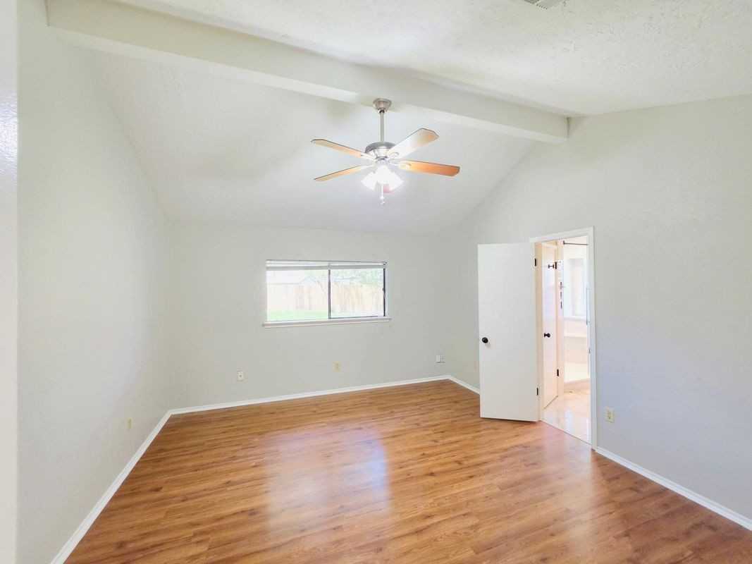 13438 Nevermore Dr - Photo 5 of 32