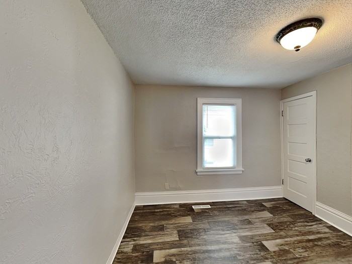 2068 Reaney Ave E - Photo 7 of 21